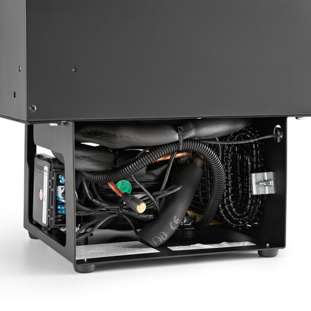 Indel B TL30 – a shallow, built-in, top-loading refrigerator with a configurable lid